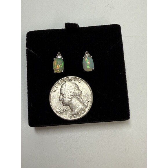 Jarad 1/20 ct tw Diomands 10k White Gold Opal Stud Earrings New - Picture 8 of 11